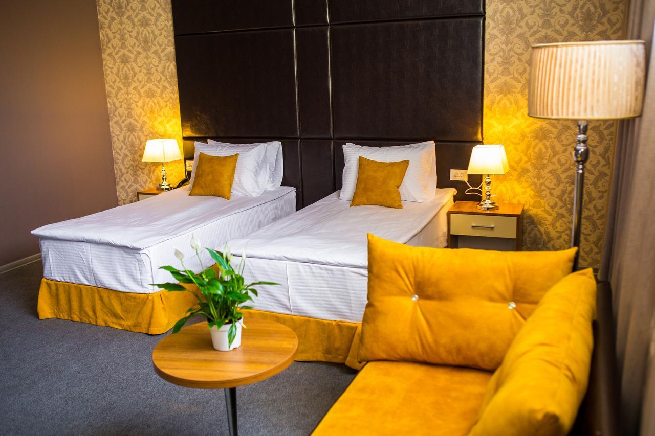 Otel Square 4*